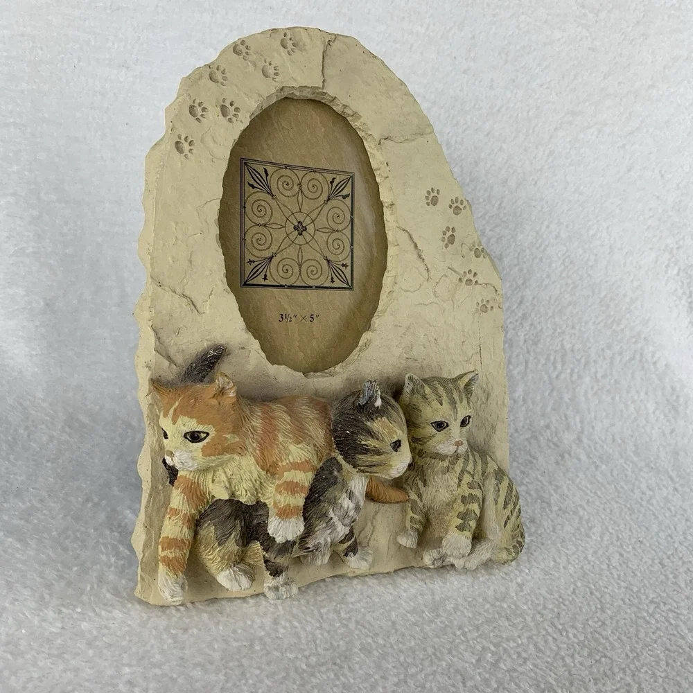 Cat Standing Picture Frame 3 Dimensional Resin 3.5 X 5 Oval Opening New Flaw